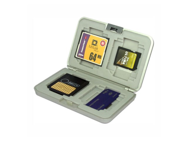 Matin Minneskortväska multi-card safe C-5 silver