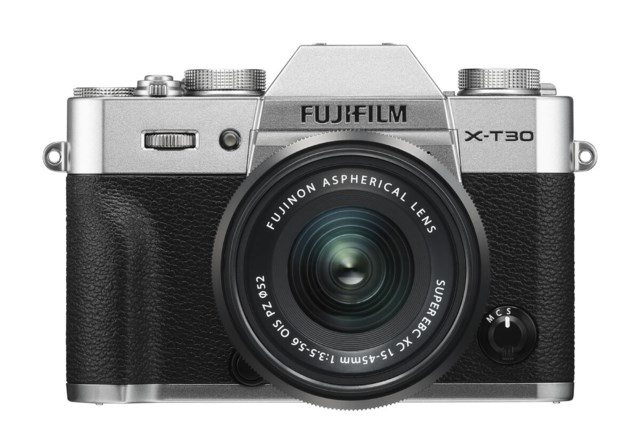 Fujifilm X-T30 silver + XC 15-45mm f/3,5-5,6 OIS PZ (uppackad)