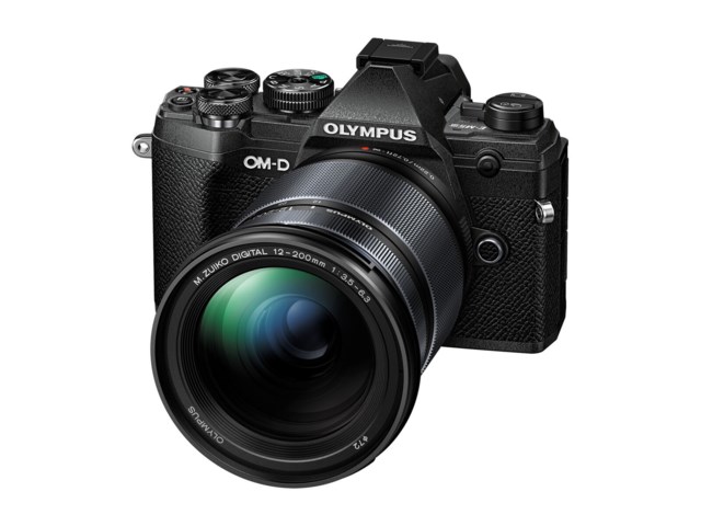 Olympus OM-D E-M5 Mark III svart + M.Zuiko ED 12-200mm f/3,5-6,3 svart