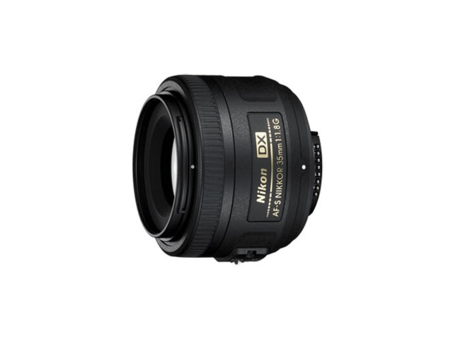 Nikon AF-S DX Nikkor 35mm f/1,8G (uppackad)